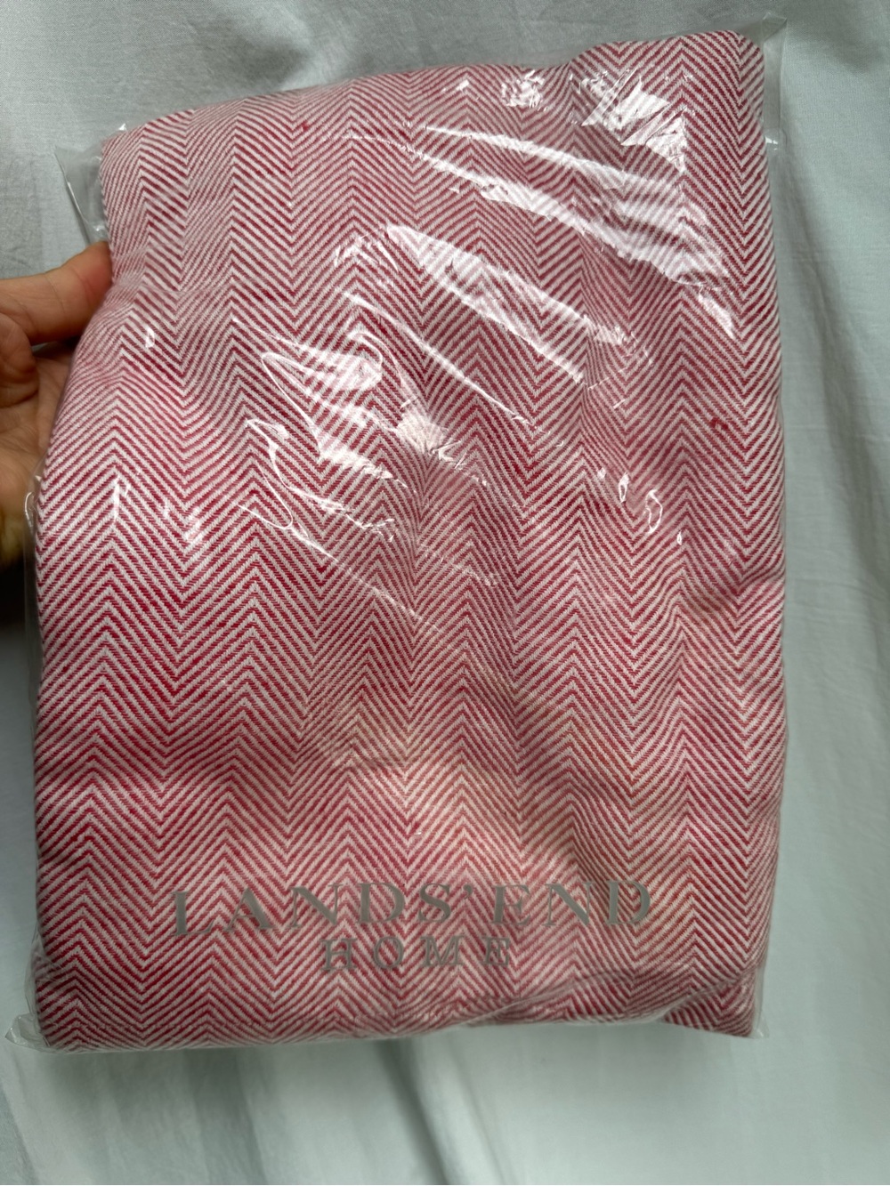 NWT Lands' End Herringbone Chevron Cotton Pillow Cover - Red / White